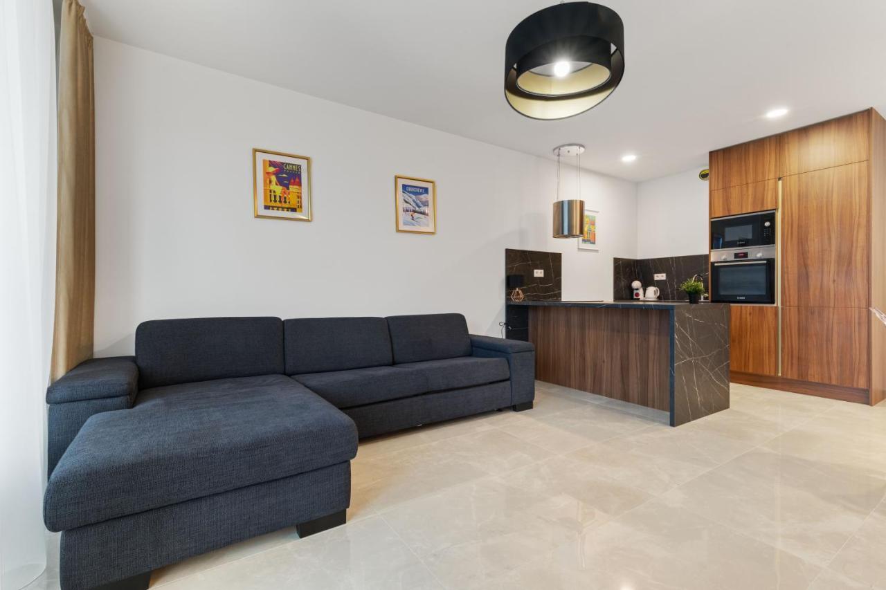 Lam Jegeho Alej - Jacuzzi - Free Parking Apartment Bratislava Bagian luar foto